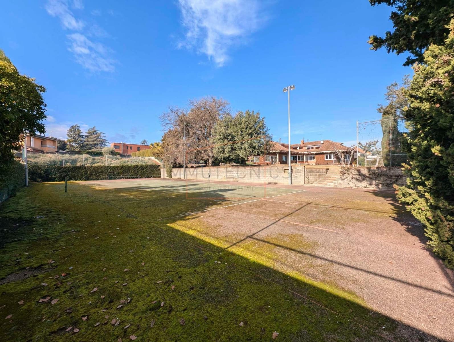 Chalet de 6 habitaciones en Canovelles en venta con piscina garaje - 980.000 € (Ref: 9602734)