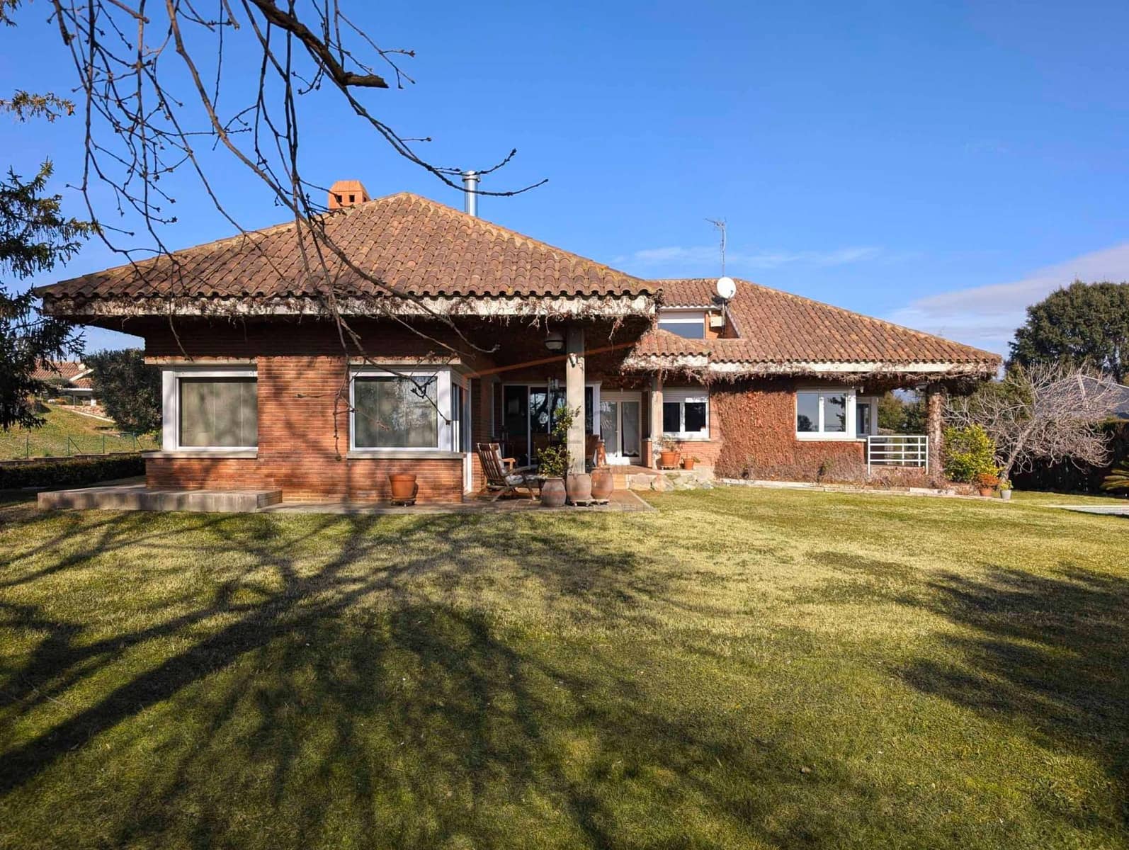 Chalet de 6 habitaciones en Canovelles en venta con piscina garaje - 980.000 € (Ref: 9602734)