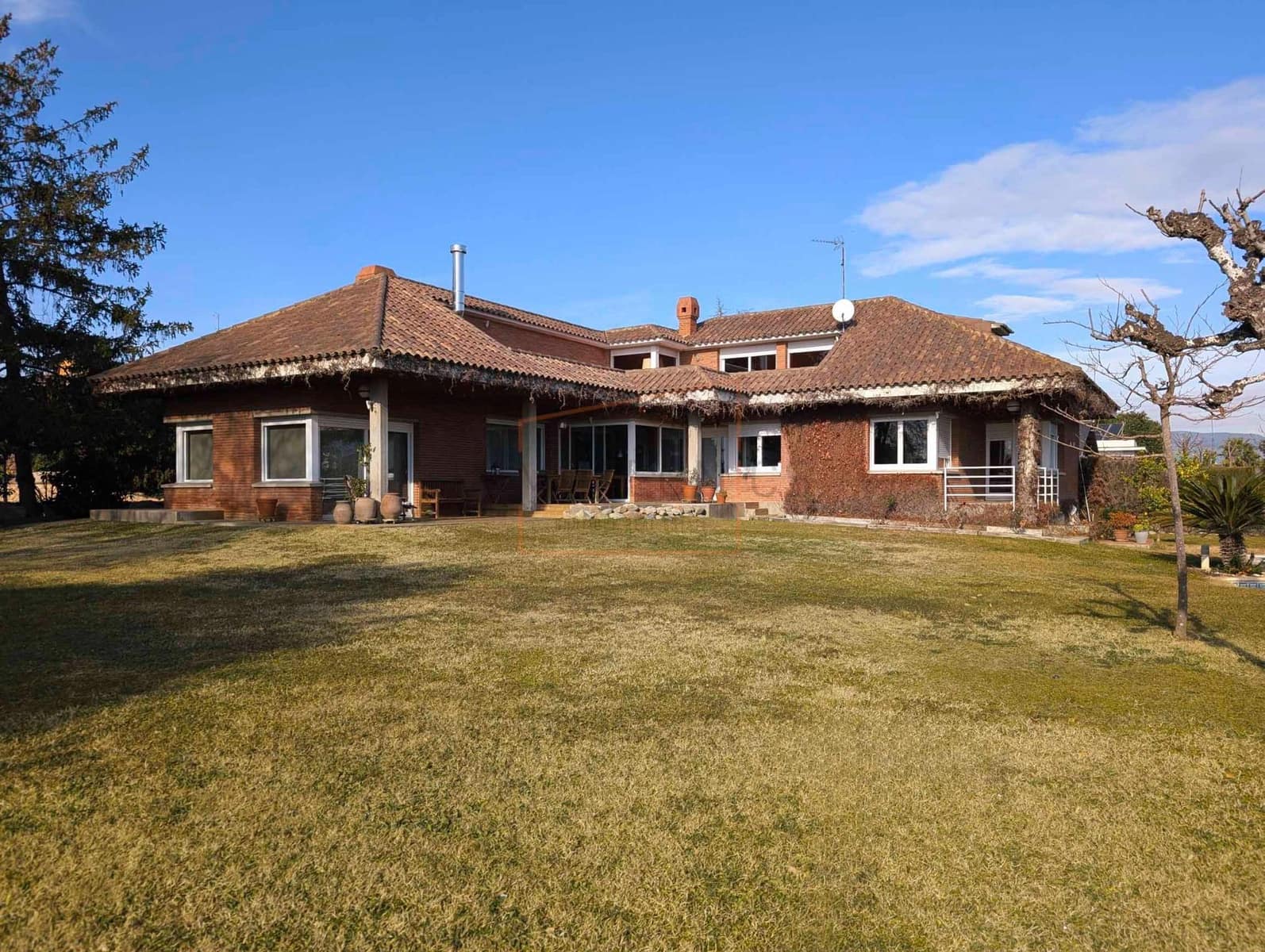 Chalet de 6 habitaciones en Canovelles en venta con piscina garaje - 980.000 € (Ref: 9602734)