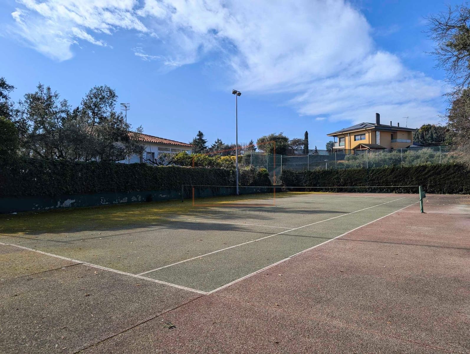 Chalet de 6 habitaciones en Canovelles en venta con piscina garaje - 980.000 € (Ref: 9602734)