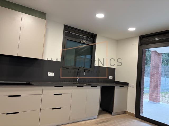 4 soverom Rekkehus til salgs i Sant Esteve de Palautordera med svømmebasseng garasje - € 590 000 (Ref: 9602735)