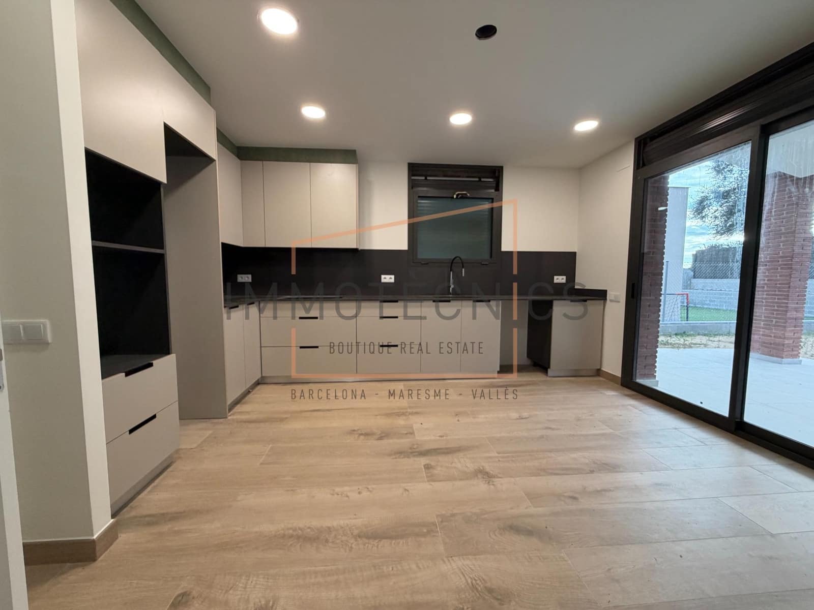 4 soverom Rekkehus til salgs i Sant Esteve de Palautordera med svømmebasseng garasje - € 590 000 (Ref: 9602735)