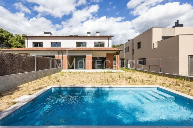 4 chambre Villa/Maison Mitoyenne à vendre à Sant Esteve de Palautordera avec piscine garage - 590 000 € (Ref: 9602735)
