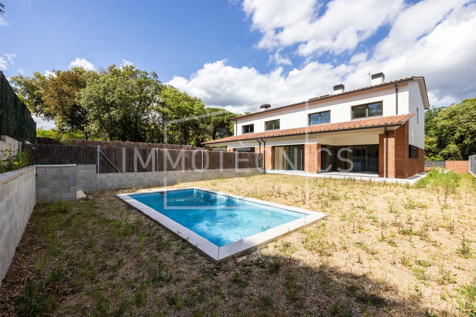 4 soverom Rekkehus til salgs i Sant Esteve de Palautordera med svømmebasseng garasje - € 590 000 (Ref: 9602735)