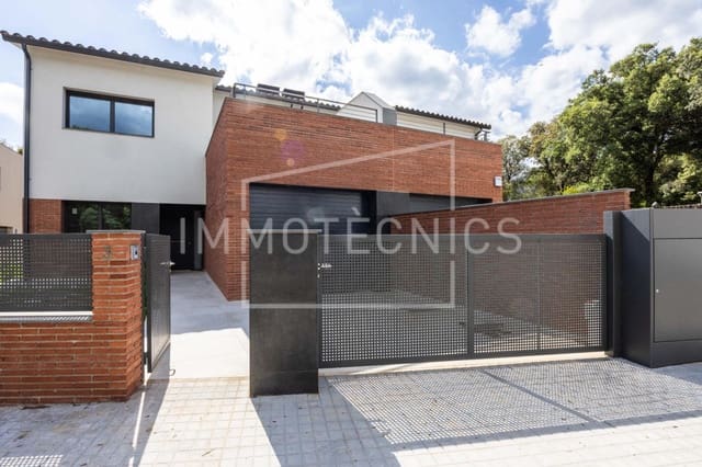 4 chambre Villa/Maison Mitoyenne à vendre à Sant Esteve de Palautordera avec piscine garage - 590 000 € (Ref: 9602735)