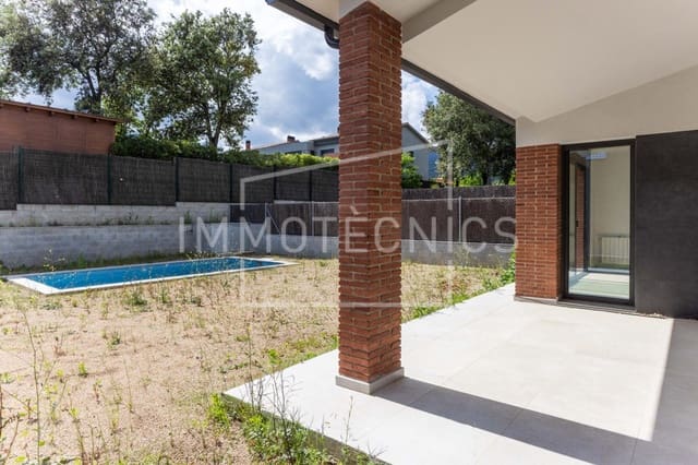 4 chambre Villa/Maison Mitoyenne à vendre à Sant Esteve de Palautordera avec piscine garage - 590 000 € (Ref: 9602735)