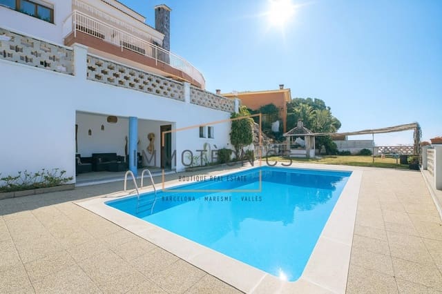 6 soverom Villa til salgs i Canet de Mar med svømmebasseng garasje - € 800 000 (Ref: 9602736)