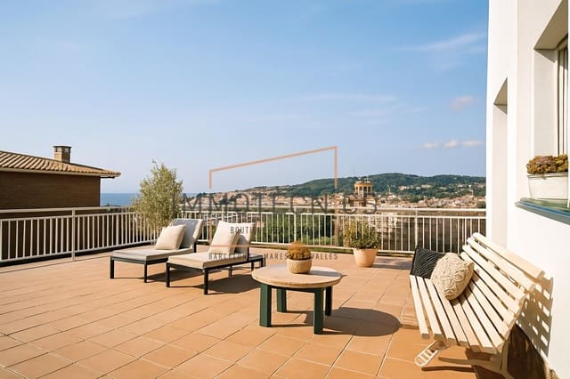 6 soverom Villa til salgs i Canet de Mar med svømmebasseng garasje - € 800 000 (Ref: 9602736)