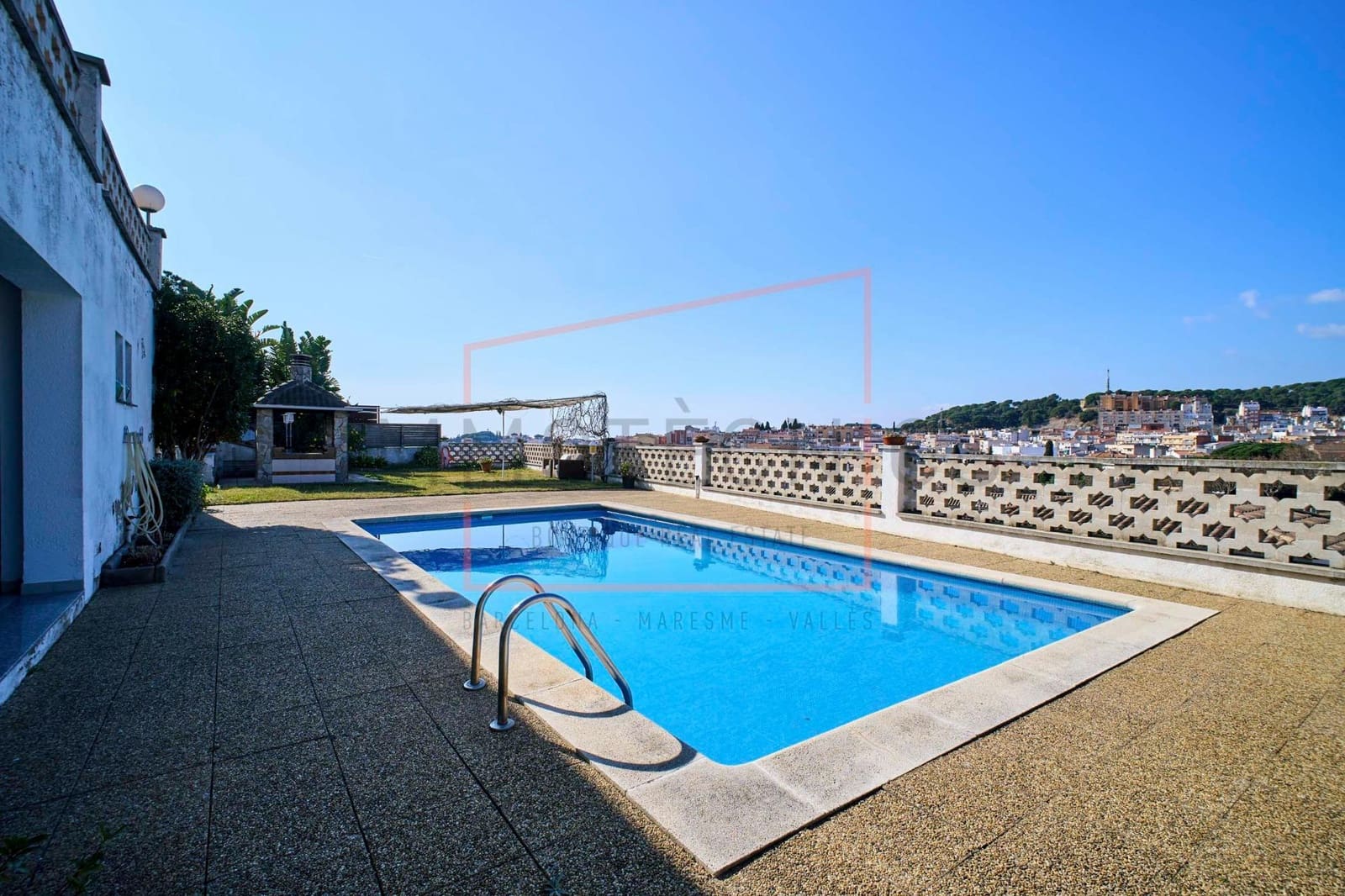 6 soverom Villa til salgs i Canet de Mar med svømmebasseng garasje - € 800 000 (Ref: 9602736)