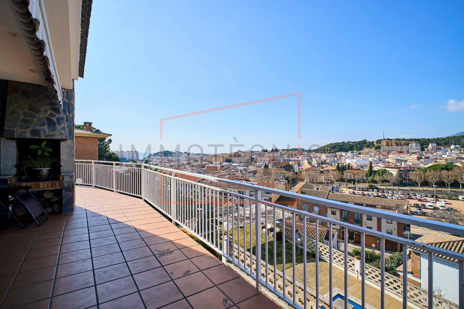 6 bedroom Villa for sale in Canet de Mar with pool garage - € 800,000 (Ref: 9602736)