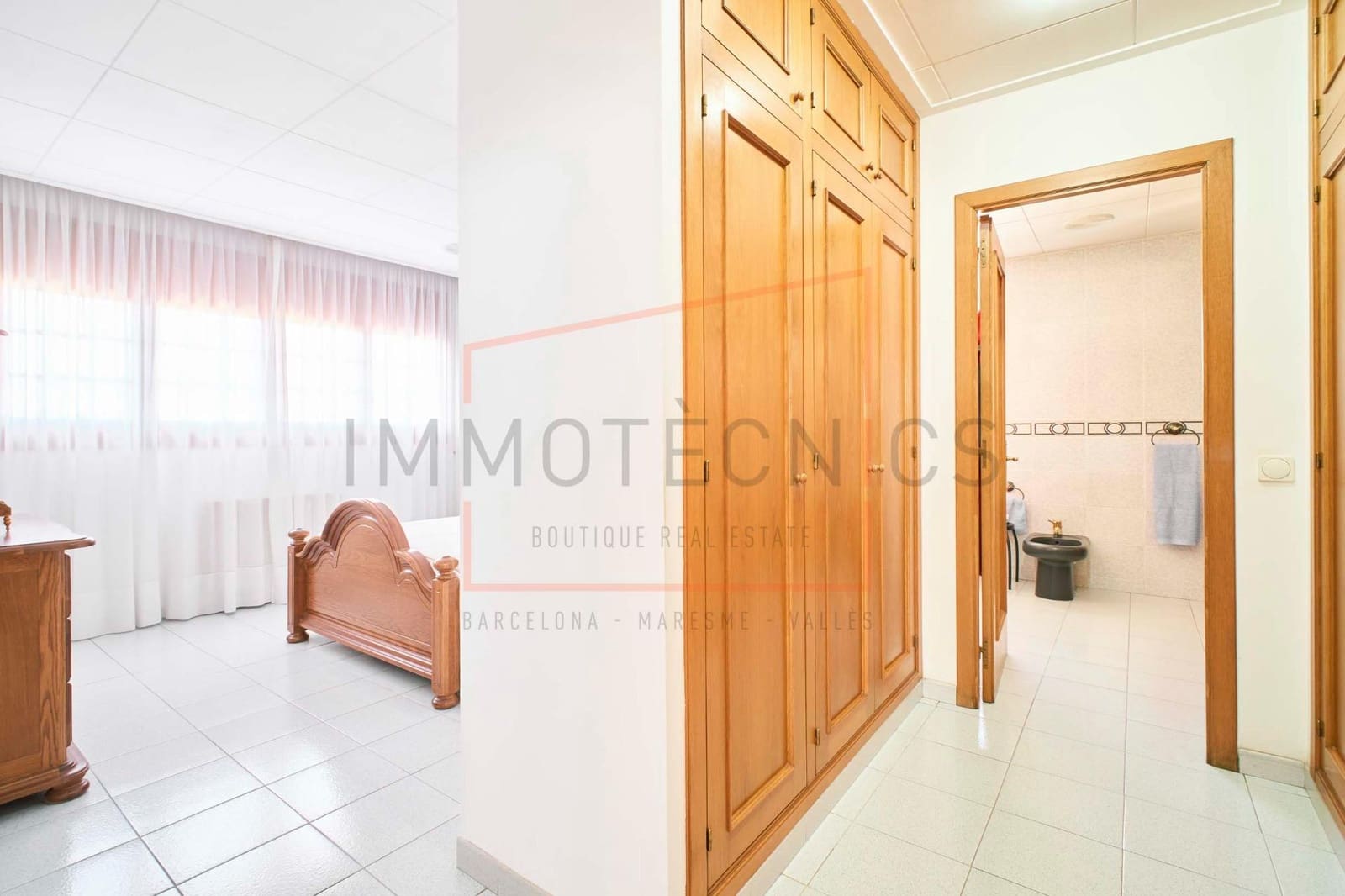 6 bedroom Villa for sale in Canet de Mar with pool garage - € 800,000 (Ref: 9602736)