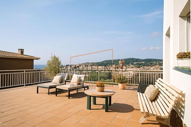 6 sypialnia Willa na sprzedaż w Canet de Mar z basenem garażem - 800 000 € (Ref: 9602736)