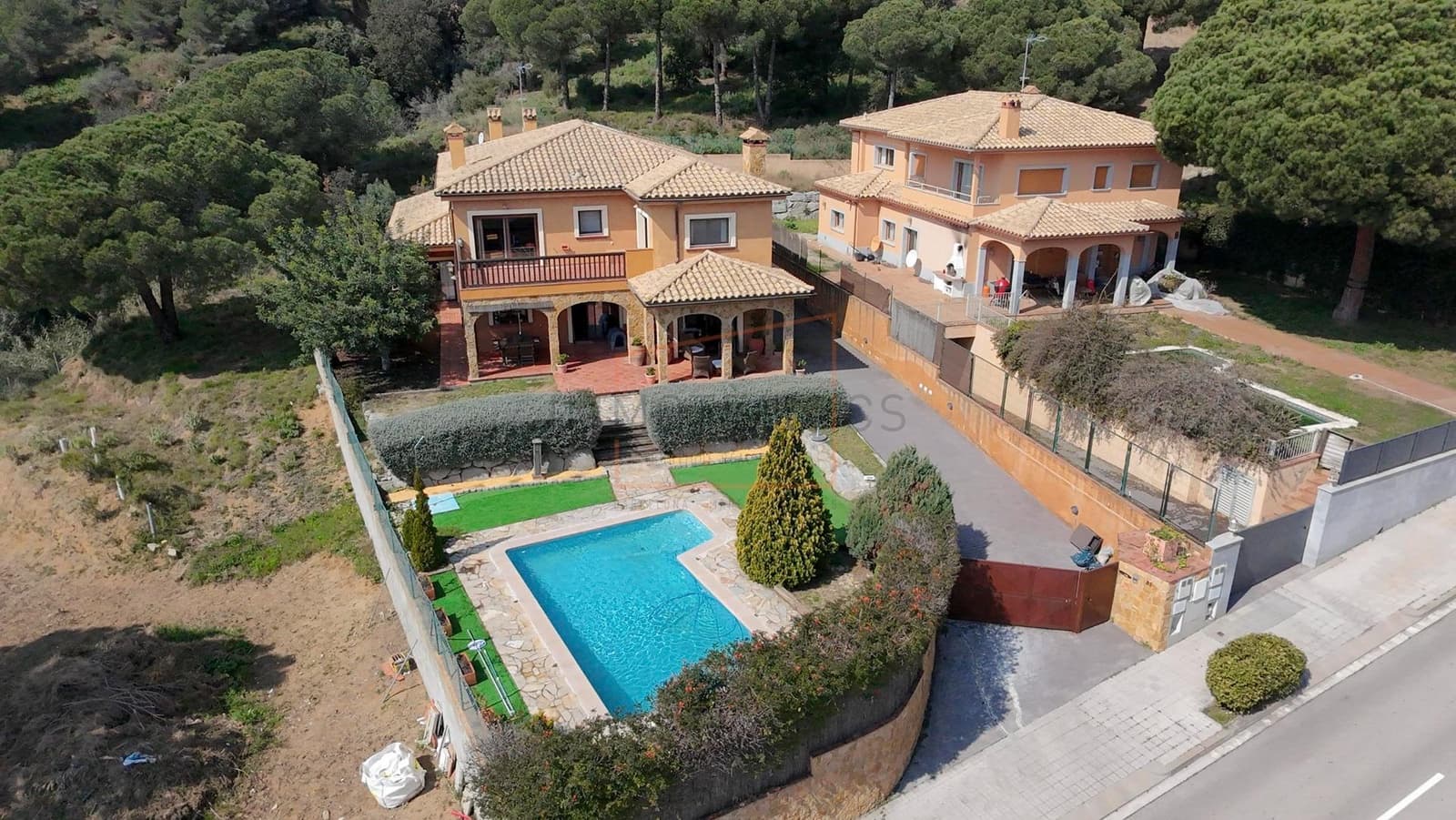 Chalet de 7 habitaciones en Argentona en venta con piscina garaje - 998.000 € (Ref: 9602737)