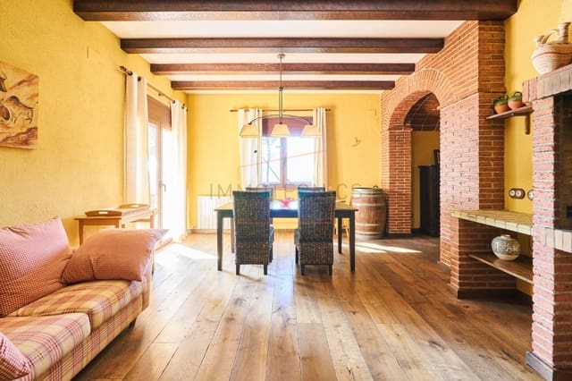 Chalet de 7 habitaciones en Argentona en venta con piscina garaje - 998.000 € (Ref: 9602737)