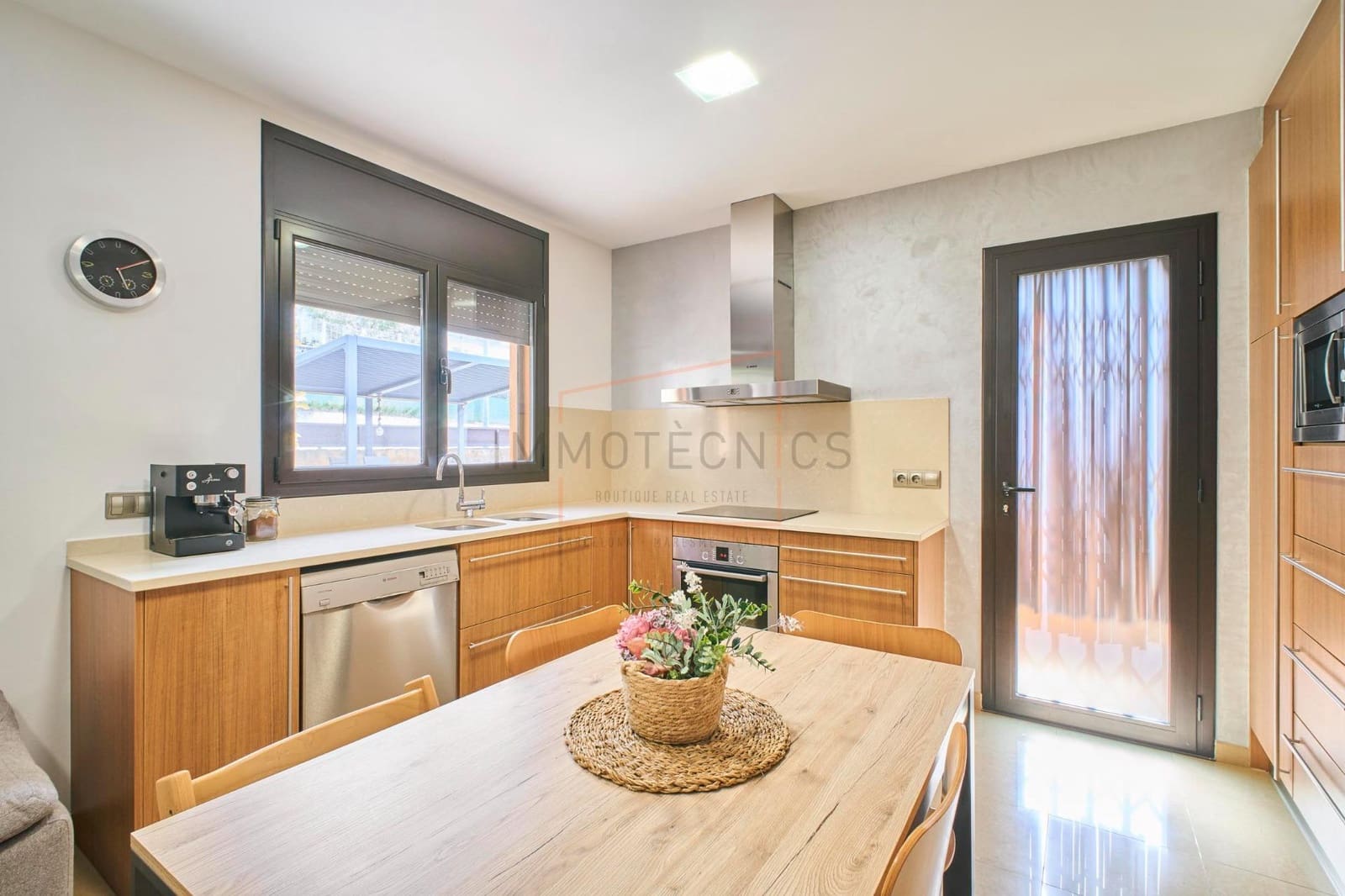 6 bedroom Villa for sale in Vilanova del Valles with pool garage - € 690,000 (Ref: 9602740)