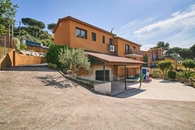 6 soveværelse Villa til salg i Vilanova del Vallès med swimmingpool garage - € 690.000 (Ref: 9602740)