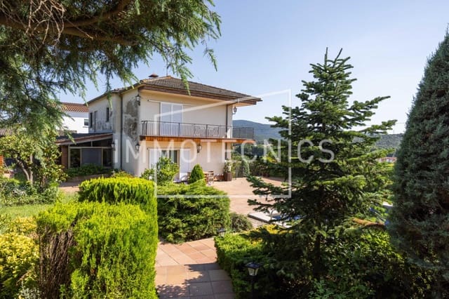 Chalet de 5 habitaciones en Sant Celoni en venta con piscina garaje - 595.000 € (Ref: 9602743)