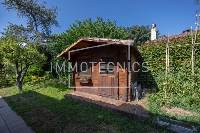 Chalet de 5 habitaciones en Sant Celoni en venta con piscina garaje - 595.000 € (Ref: 9602743)