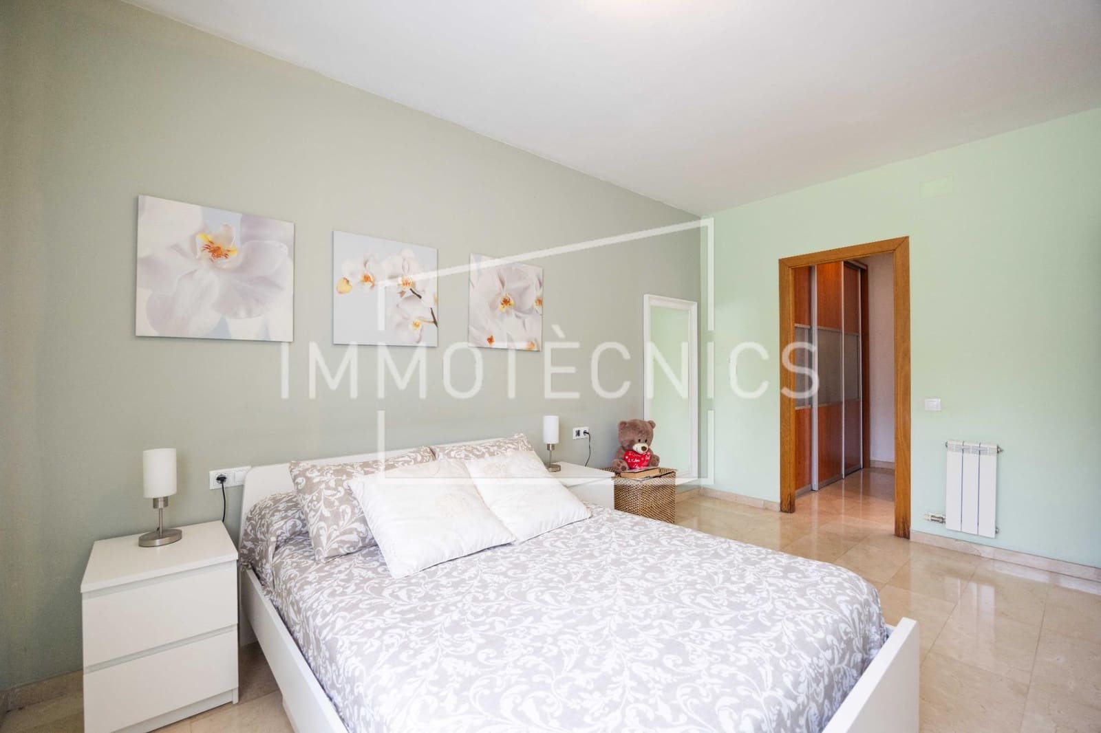 6 bedroom Villa for sale in Llica de Vall with pool garage - € 695,000 (Ref: 9602744)