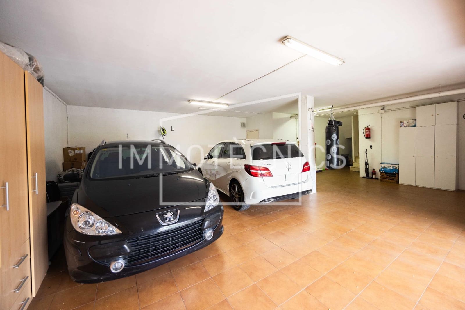 6 bedroom Villa for sale in Llica de Vall with pool garage - € 695,000 (Ref: 9602744)