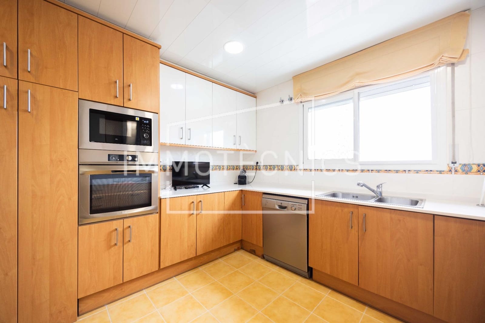 6 bedroom Villa for sale in Llica de Vall with pool garage - € 695,000 (Ref: 9602744)