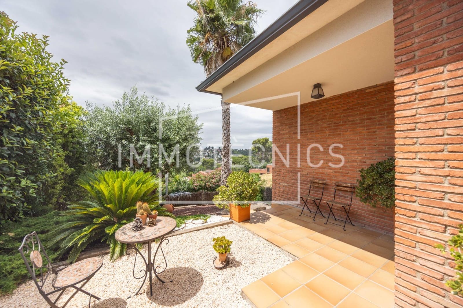 6 bedroom Villa for sale in Llica de Vall with pool garage - € 695,000 (Ref: 9602744)