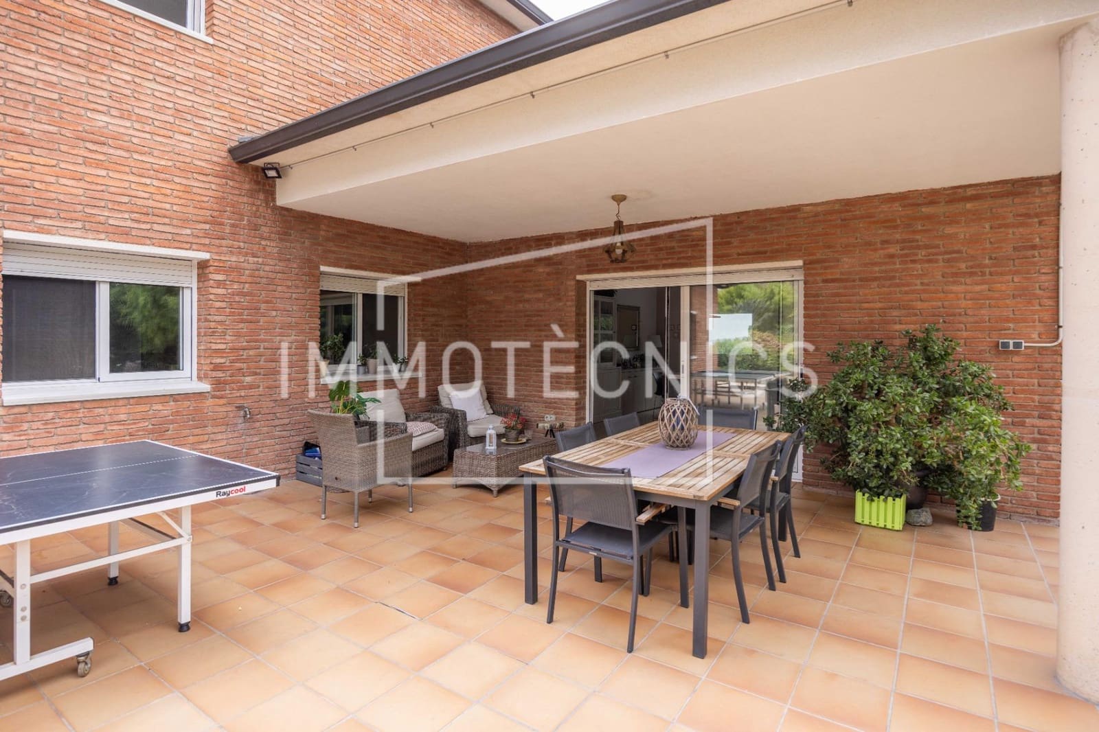 6 bedroom Villa for sale in Llica de Vall with pool garage - € 695,000 (Ref: 9602744)