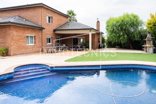 Chalet de 6 habitaciones en Lliçà de Vall en venta con piscina garaje - 695.000 € (Ref: 9602744)