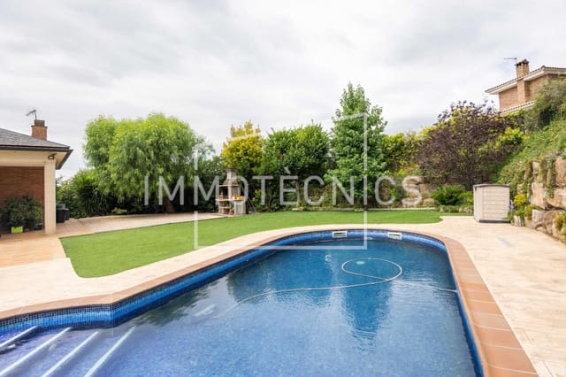 Chalet de 6 habitaciones en Lliçà de Vall en venta con piscina garaje - 695.000 € (Ref: 9602744)