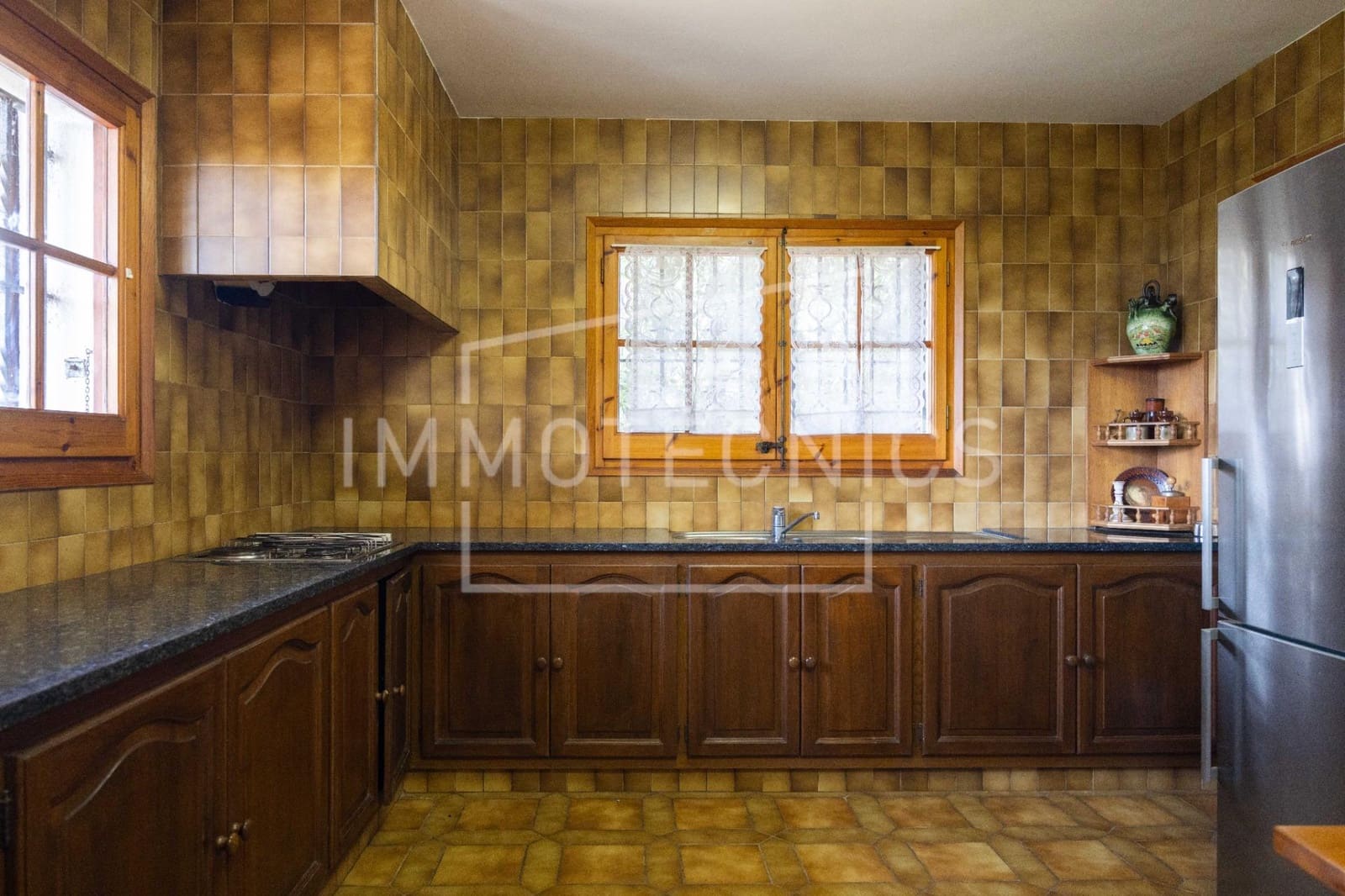 5 bedroom Villa for sale in La Roca del Valles with garage - € 570,000 (Ref: 9602746)