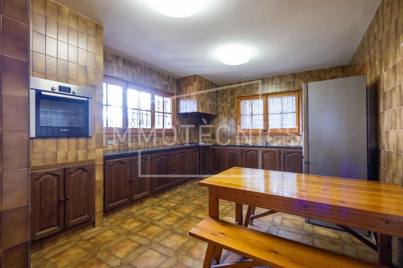 5 bedroom Villa for sale in La Roca del Valles with garage - € 570,000 (Ref: 9602746)