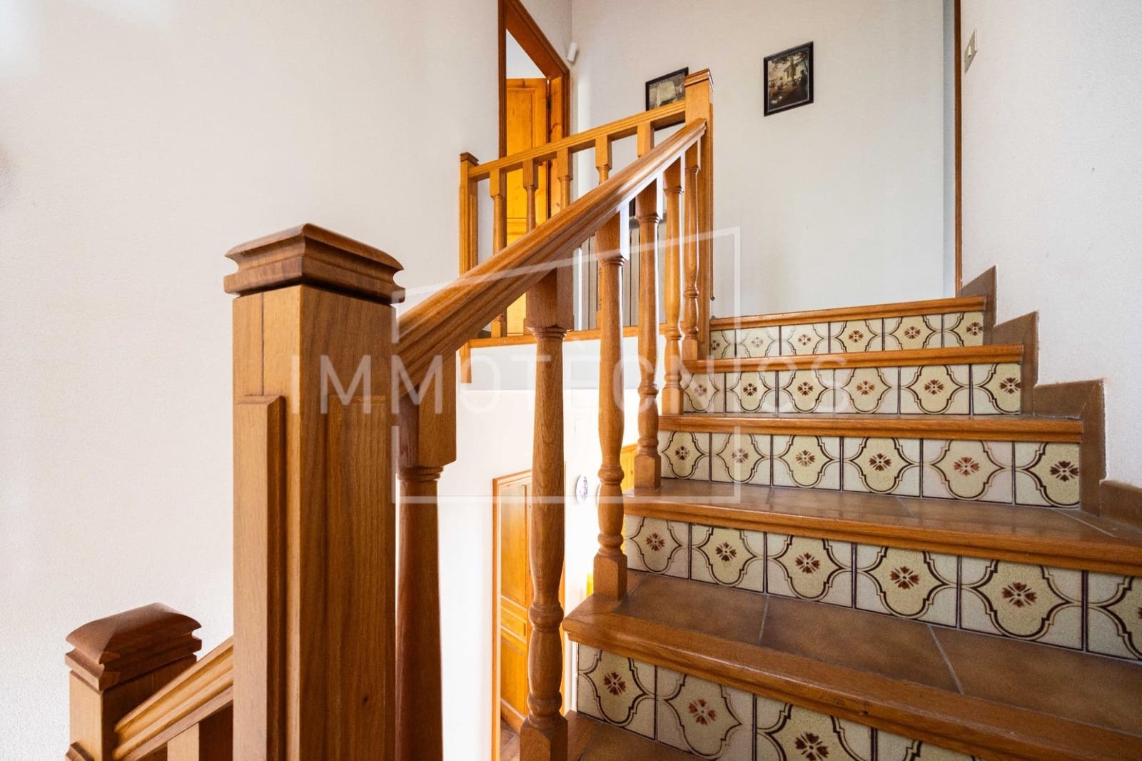 5 bedroom Villa for sale in La Roca del Valles with garage - € 570,000 (Ref: 9602746)