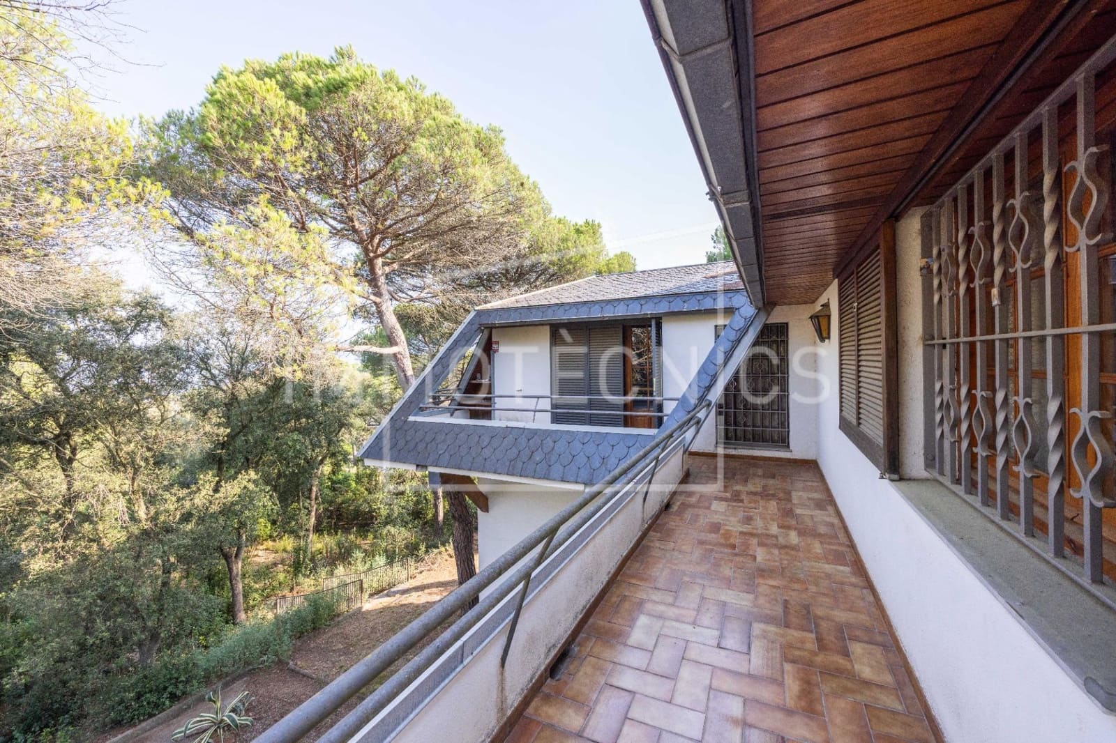 5 bedroom Villa for sale in La Roca del Valles with garage - € 570,000 (Ref: 9602746)