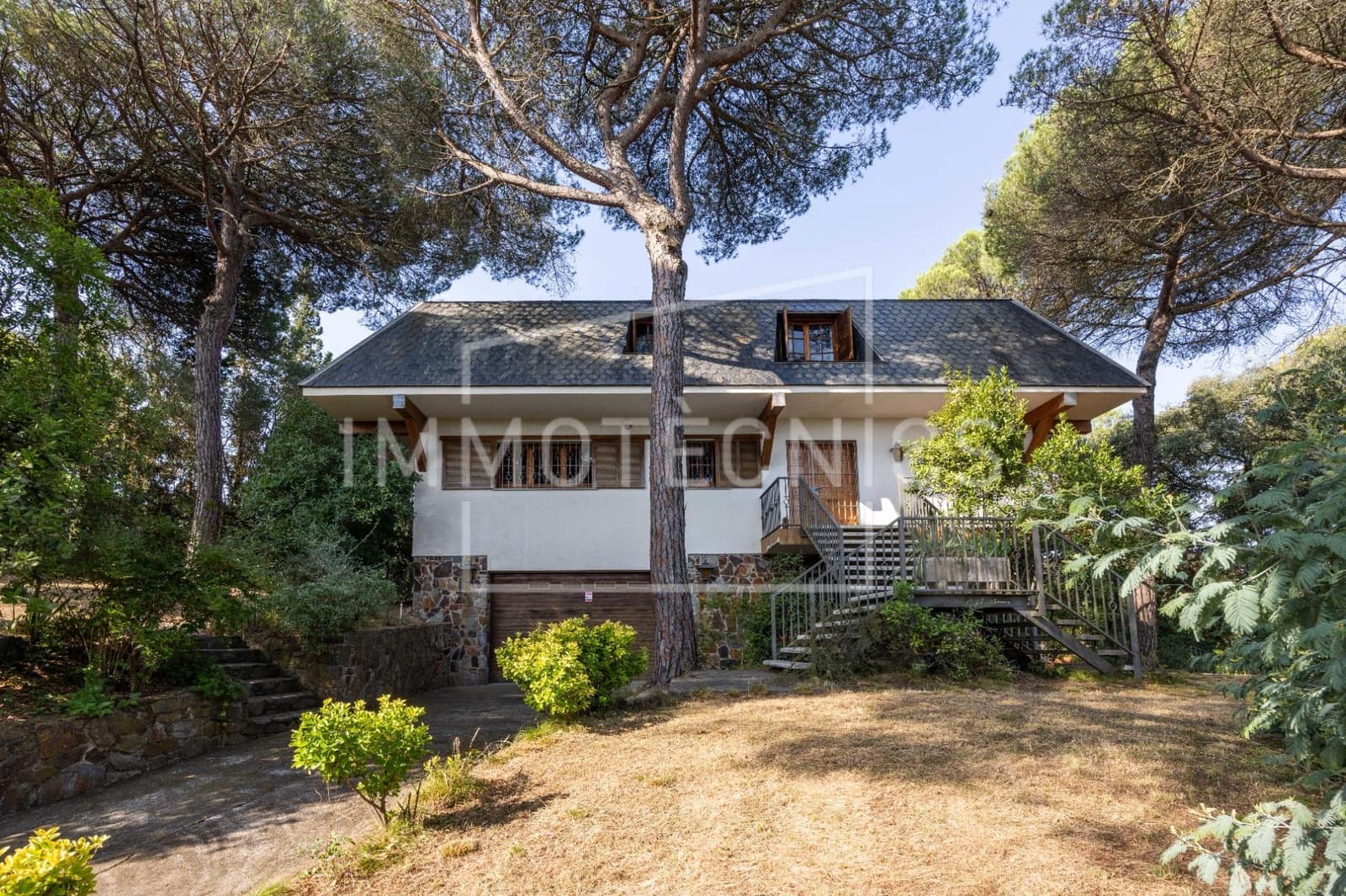 5 bedroom Villa for sale in La Roca del Valles with garage - € 570,000 (Ref: 9602746)