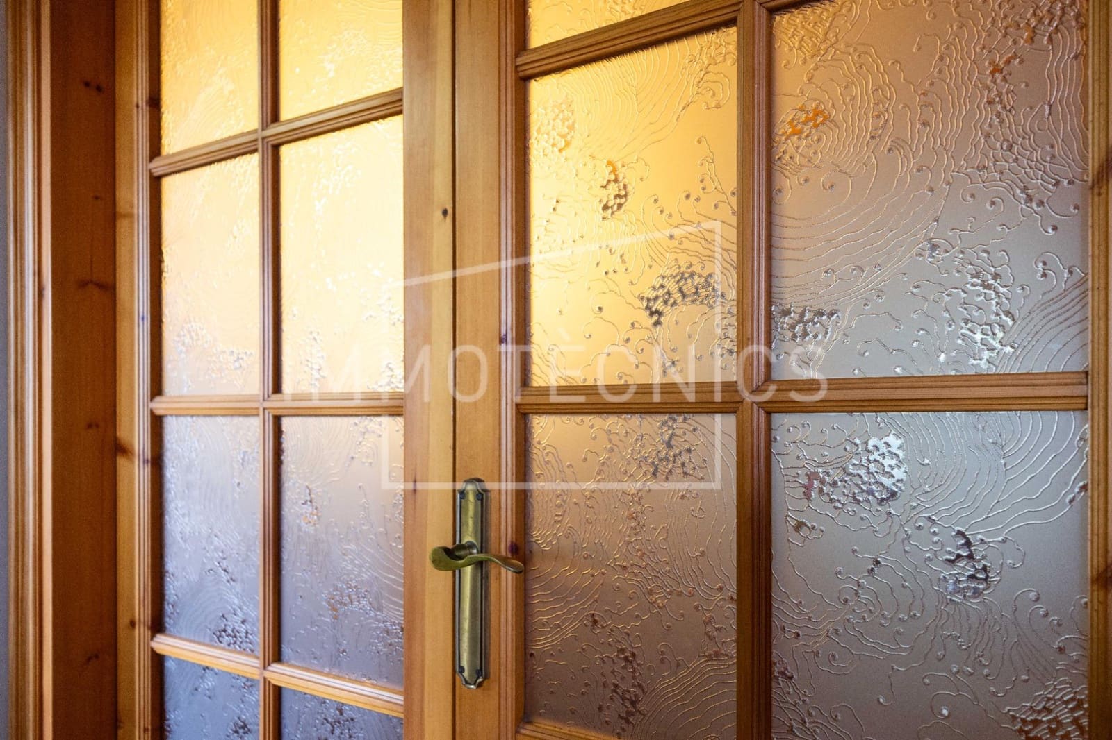 5 bedroom Villa for sale in La Roca del Valles with garage - € 515,000 (Ref: 9602746)