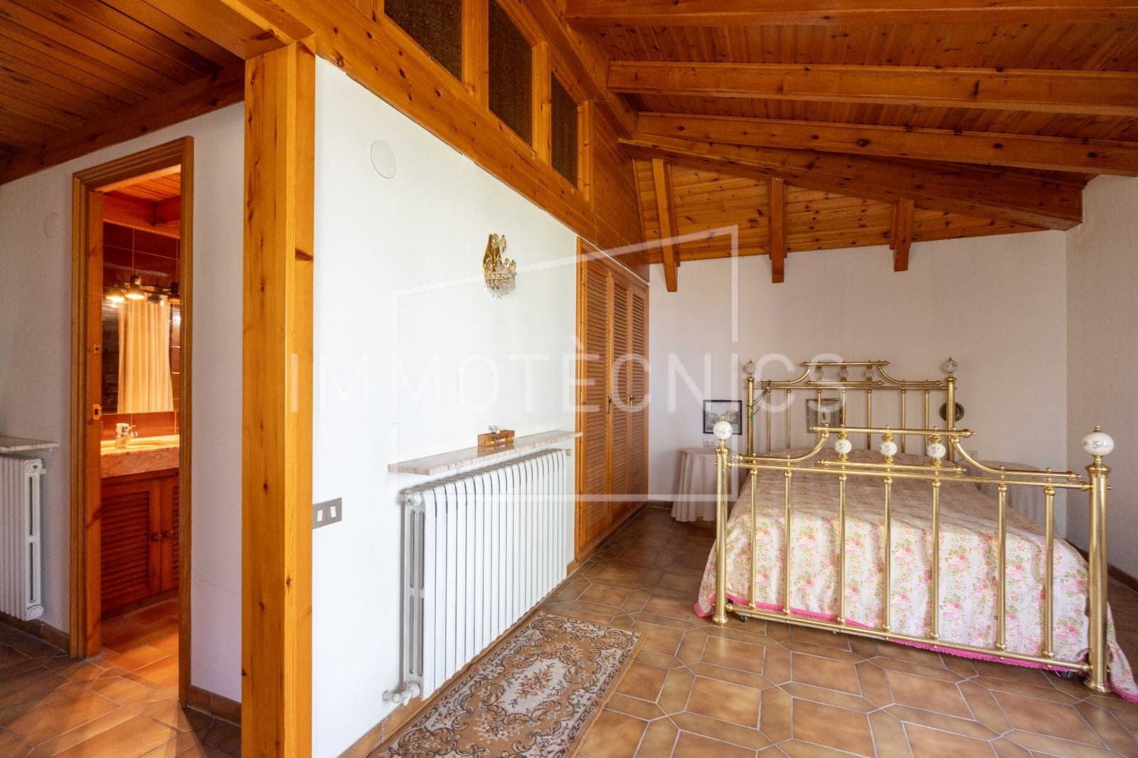 5 bedroom Villa for sale in La Roca del Valles with garage - € 515,000 (Ref: 9602746)