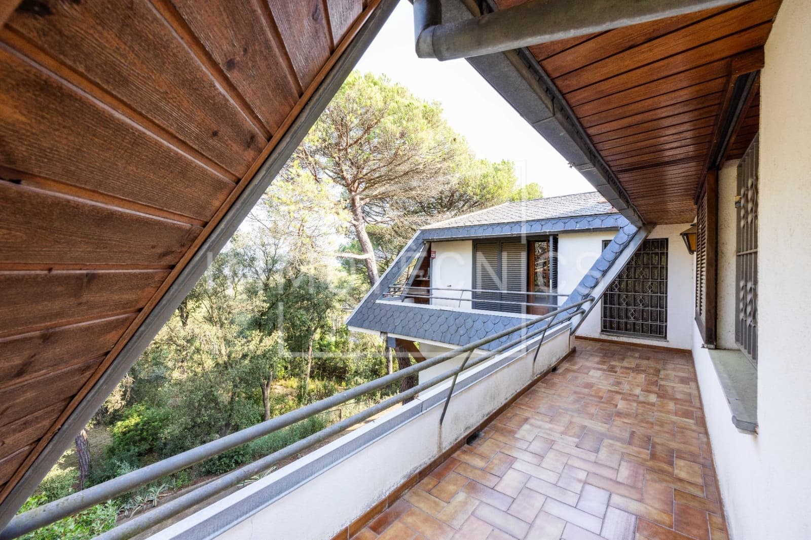 5 bedroom Villa for sale in La Roca del Valles with garage - € 515,000 (Ref: 9602746)