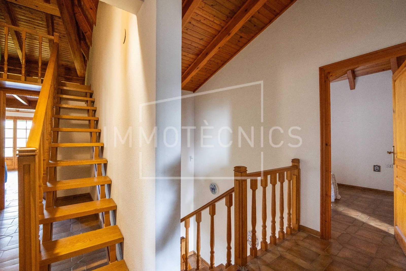 5 bedroom Villa for sale in La Roca del Valles with garage - € 515,000 (Ref: 9602746)