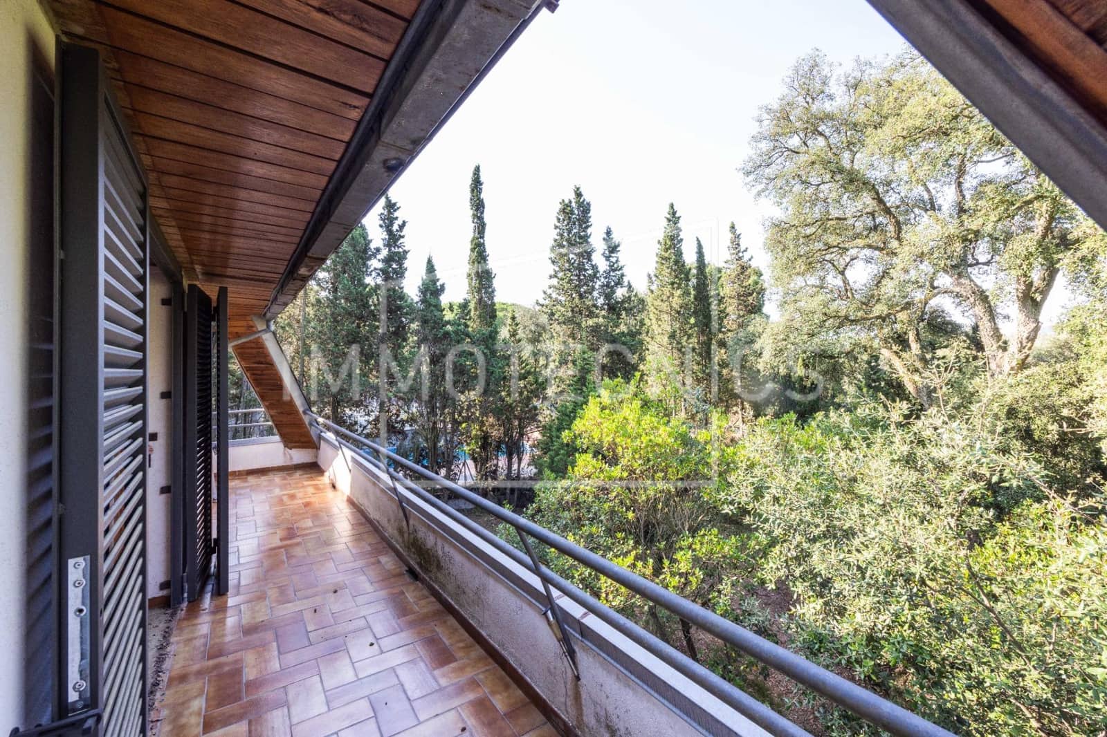 5 bedroom Villa for sale in La Roca del Valles with garage - € 515,000 (Ref: 9602746)