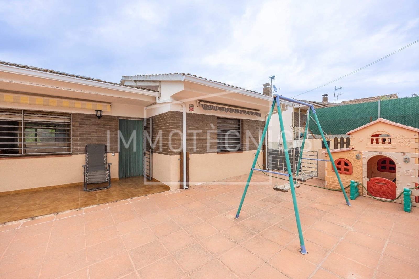 Finca/Casa Rural de 6 habitaciones en Lliçà d'Amunt en venta - 375.000 € (Ref: 9602747)