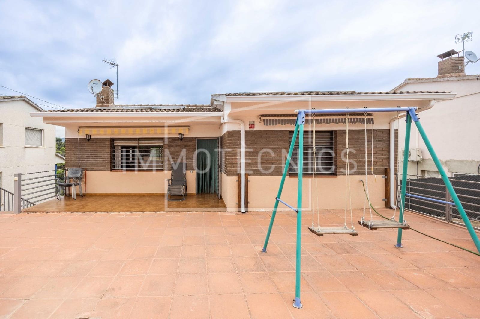 Finca/Casa Rural de 6 habitaciones en Lliçà d'Amunt en venta - 375.000 € (Ref: 9602747)