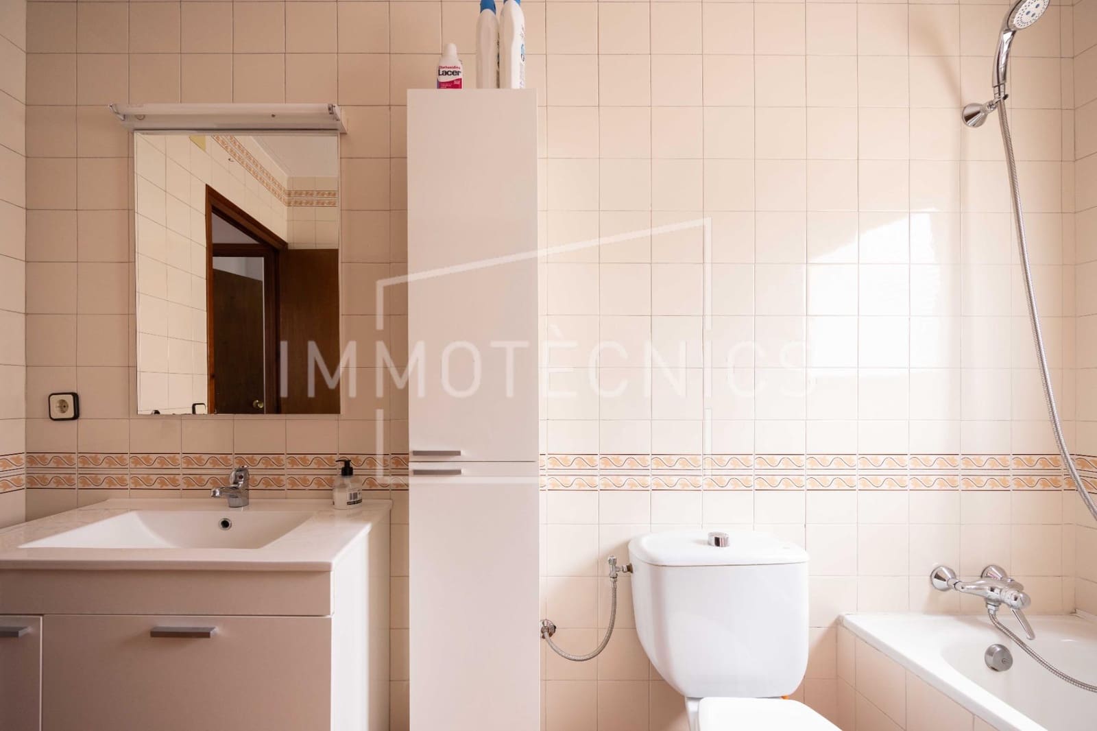 Finca/Casa Rural de 6 habitaciones en Lliçà d'Amunt en venta - 375.000 € (Ref: 9602747)