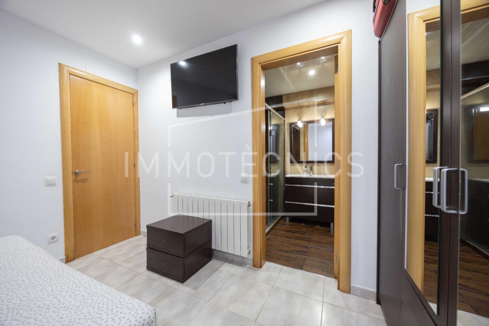 Finca/Casa Rural de 6 habitaciones en Lliçà d'Amunt en venta - 375.000 € (Ref: 9602747)