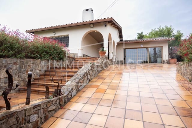 Chalet de 5 habitaciones en La Garriga en venta con garaje - 675.000 € (Ref: 9602748)