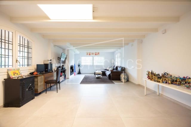 Chalet de 5 habitaciones en La Garriga en venta con garaje - 675.000 € (Ref: 9602748)