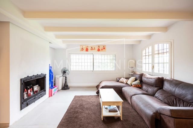 Chalet de 5 habitaciones en La Garriga en venta con garaje - 675.000 € (Ref: 9602748)