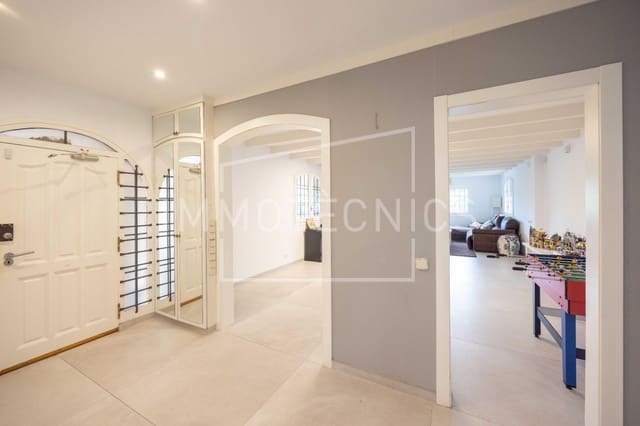 Chalet de 5 habitaciones en La Garriga en venta con garaje - 675.000 € (Ref: 9602748)