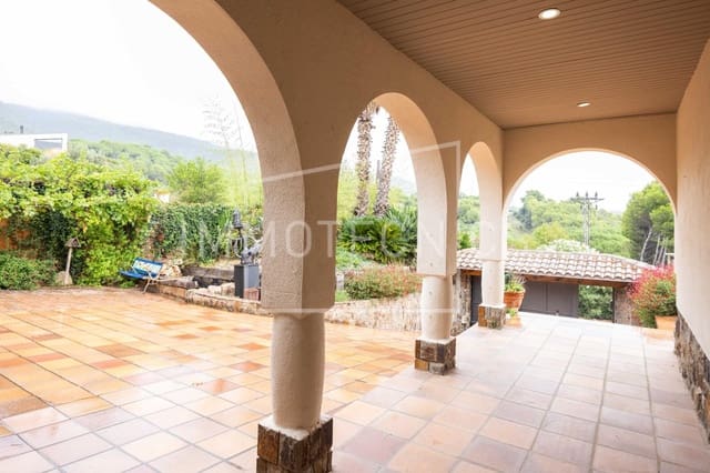 Chalet de 5 habitaciones en La Garriga en venta con garaje - 675.000 € (Ref: 9602748)