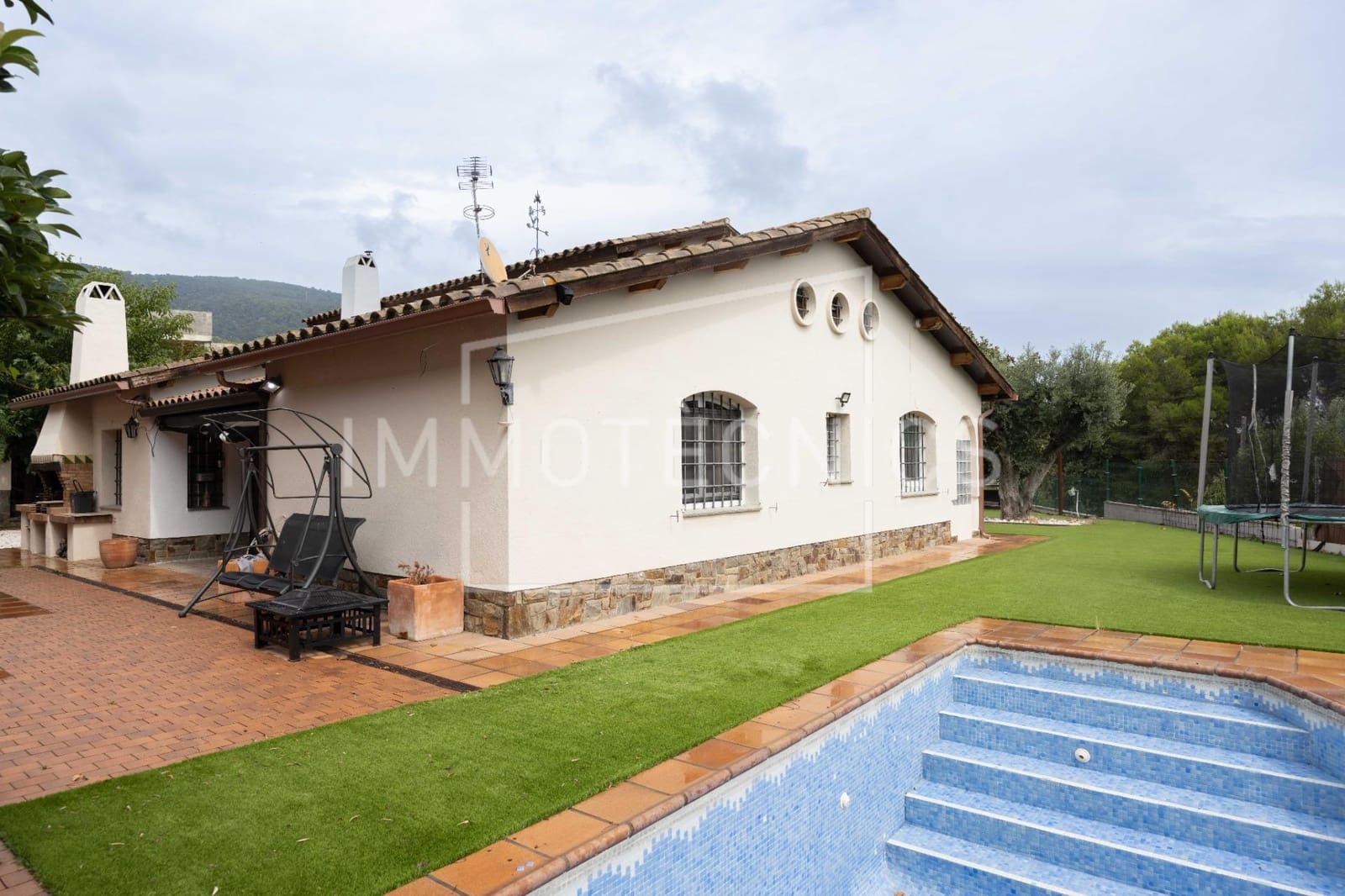 5 bedroom Villa for sale in La Garriga with garage - € 675,000 (Ref: 9602748)