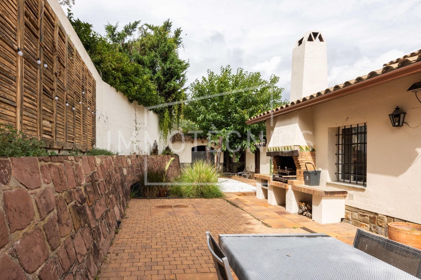 5 bedroom Villa for sale in La Garriga with garage - € 675,000 (Ref: 9602748)